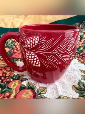 Beautiful Bath & Body Works Red Pinecone Relief Ceramic Mug Relax into Solitude